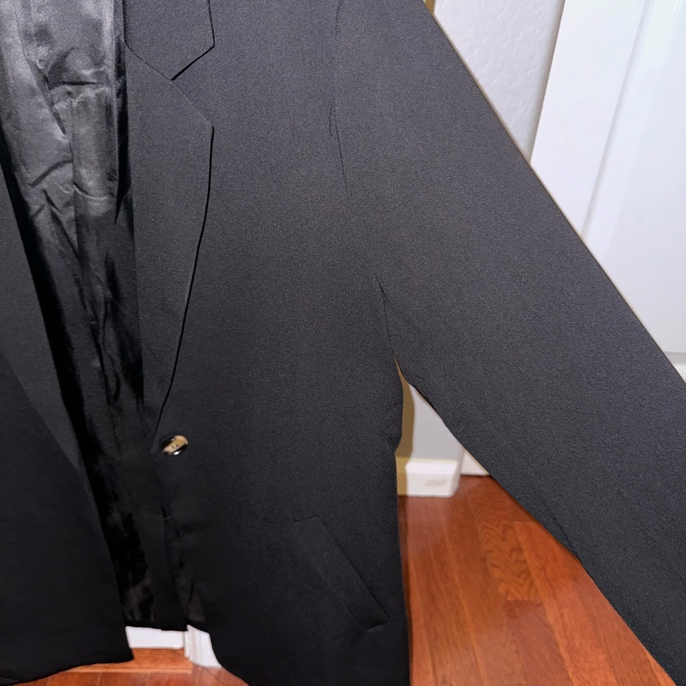 Blazer - Picture 2 of 4